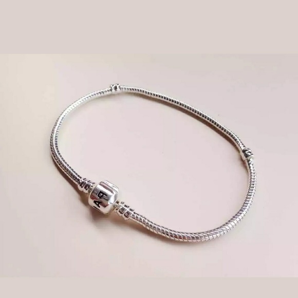 Charm bracelet. - Picture 2 of 7